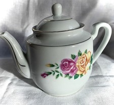 Small Tea Pot Roses Yellow