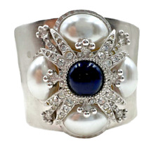 GORGEOUS ST.JOHN SIGNED