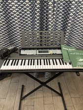 Yamaha EZ-220 Keyboard with