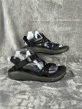 Chaco Sandals Womens 9 ZX/2