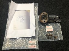 Suzuki SJ413 Gearbox Mount and bracket with fixings 84728-62R20-ZWG & 11741-8001