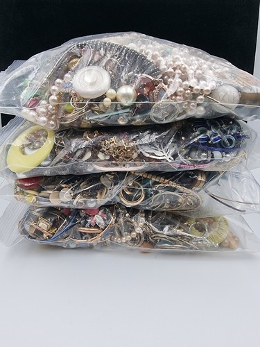 Broken jewellery bundle - jewellery,