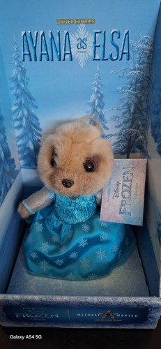 Compare the meerkat toy - meerkat,