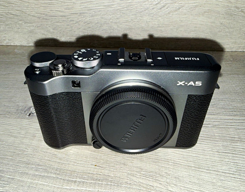 Fujifilm mirrorless - x-a5,
