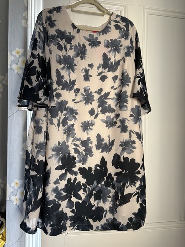 Bnwt ladies beautiful floral - bnwt,