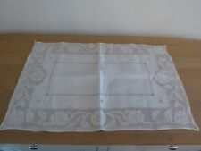 Ecru vintage table mat