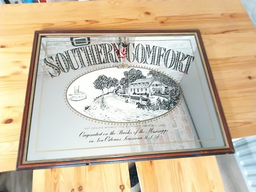 Large southern comfort pub - large,