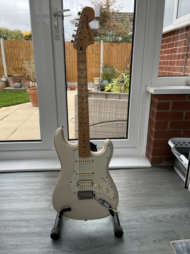 Mexican fender stratocaster - mexican,