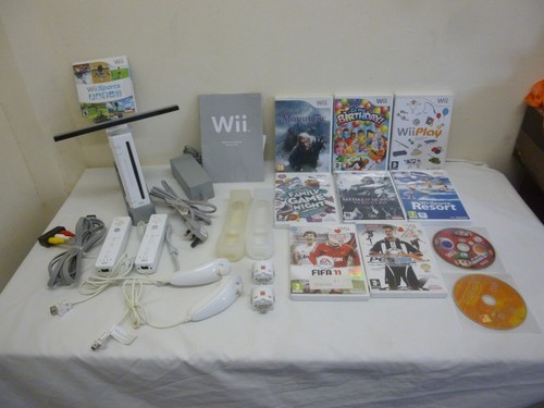 Wii bundle with controllers - wii,