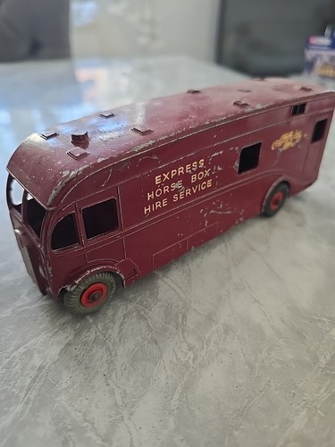 Dinky supertoys horsebox - dinky,