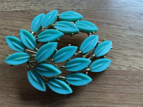 Vintage crown trifari - vintage,