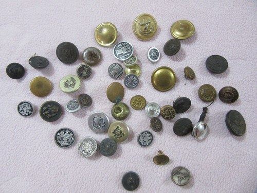Job lot old buttons - x, (