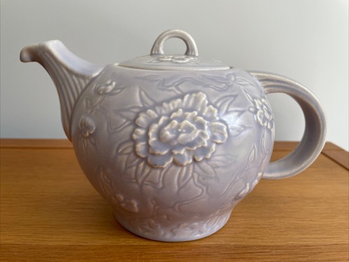 Vintage art deco sylvac style - art,