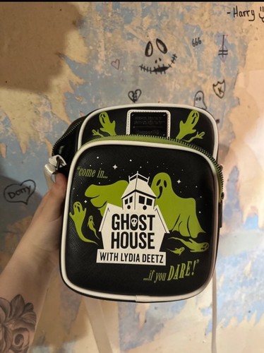 Beetlejuice lydia deetz ghost - lydia,