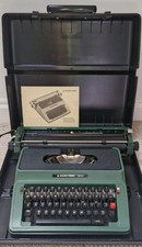 Silver Reed 500 Typewriter Portable Emerald Green Made In Japan with Case