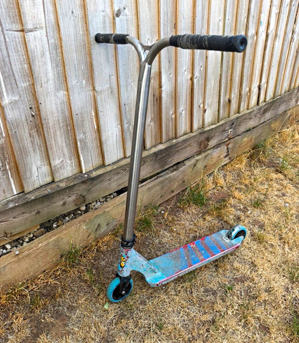 Stunt scooter