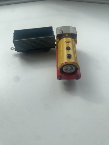Tomy thomas the tank engine - thomas,