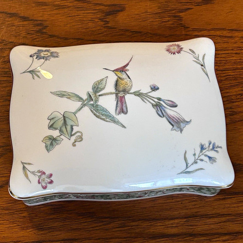 Wedgwood humming birds bone - humming,