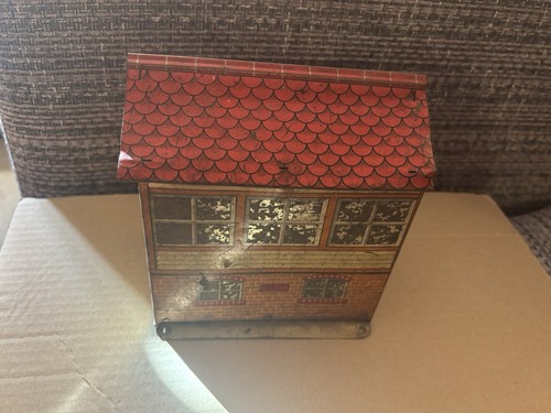 Hornby gauge tin station - o,