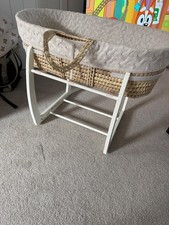 baby bassinet / moses basket