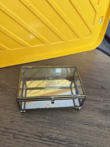 Tobacco box glass scrimshaw - tobacco,