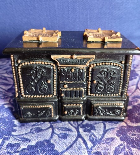 Scale doll house black - house,