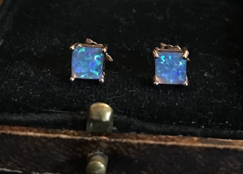 Vintage style jewellery opal - style,