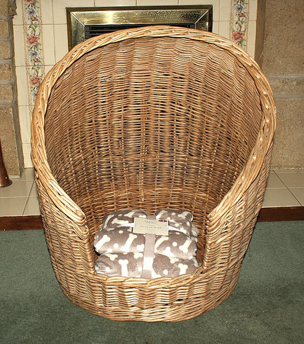 Large wicker dog basket height - large,