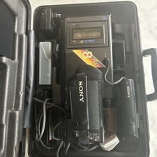 Vintage Sony CCD-V8AF-E Video Camera Recorder Camcorder Video8 AF With Charger. 