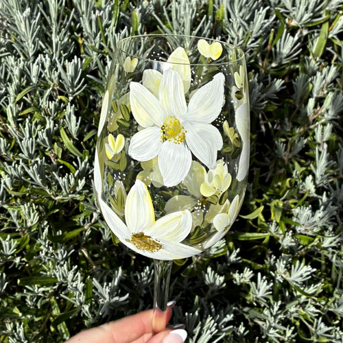 Clear glass stemmed - clear, wine