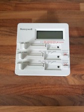 Honeywell 1 Day/24 Hour Electronic Programmer 2 On/Offs ST699B1002