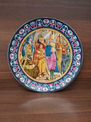 Stunning wedgwood plate - stunning,