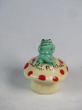 RARE VINTAGE Butlin's Memorabilia Alabaster Frog on Toadstool PWLLHELI 1950s/60s