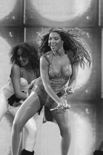 Beyonce framed poster - beyonce,