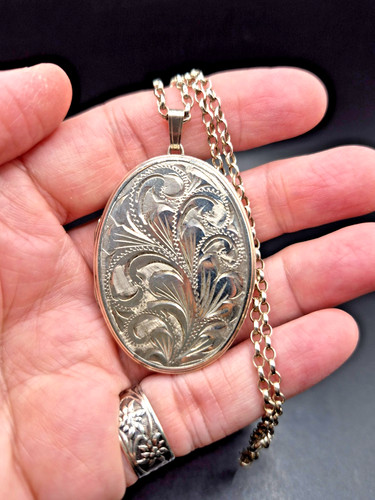 Vintage sterling silver - silver, locket