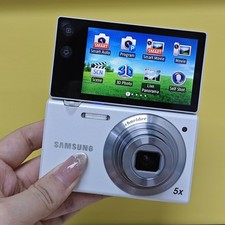 Samsung MV800 16 MP Flip-Out