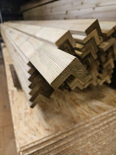 Pine corner trim angle - pine,