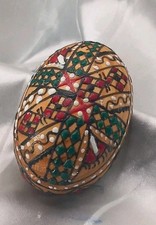 1 Vintage wooden Easter souvenir Egg shaped, hand made, hand painted pattern