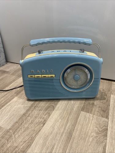 Akai retro portable radio - retro, fm