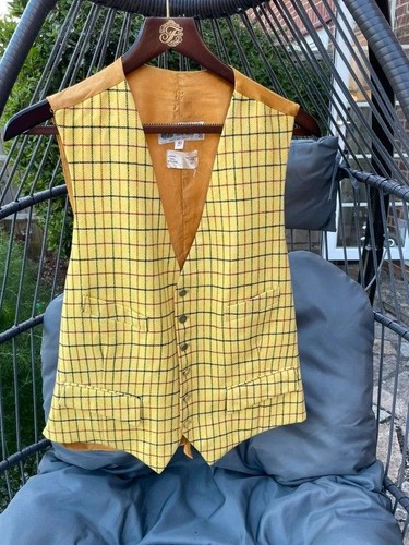 Striking wool waistcoat