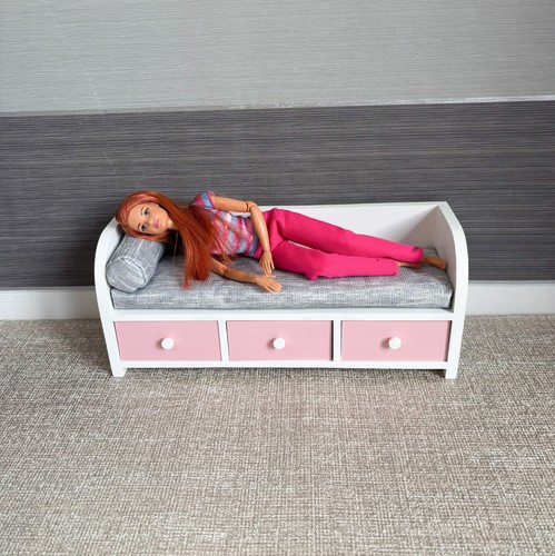 Barbie doll day - day, bed