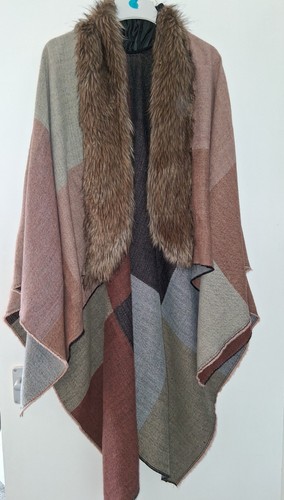 Ladies shawl with fur trim - ladies,