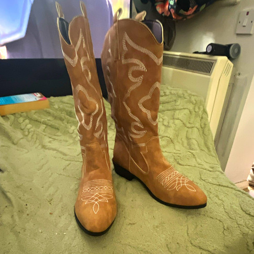 Tan western cowboy boots - cowboy,