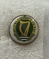 BELFAST CELTIC FC PIN BADGE INSERT GILT METAL MOUNT & CLEARVIEW COVER.