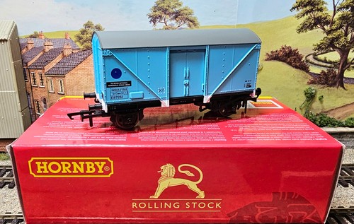 R60114 hornby blue spot 12 - spot,
