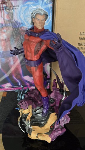 Magneto sideshow exclusive - sideshow,