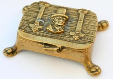 Vintage Peerage Brass Vesta or Match/Stamp/Trinket Box – Rare Gentleman Motif