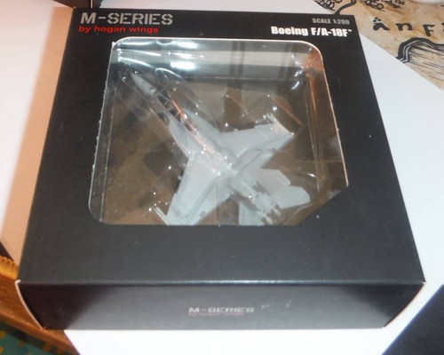 Hogan wings series 200 - wings, 1:200