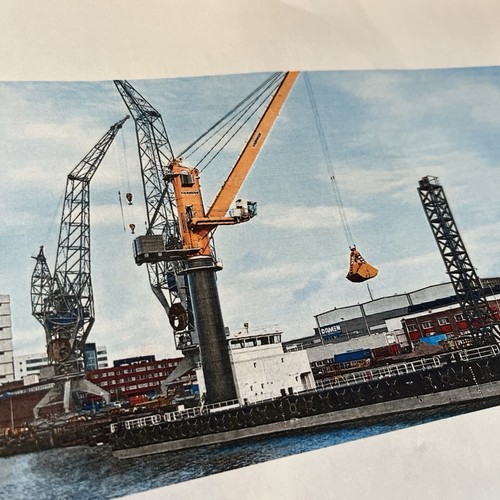 Pier terminal crane - ,