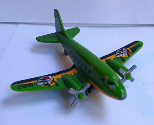 Matchbox airliner dino - matchbox,